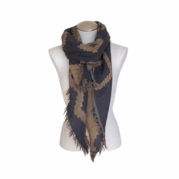 Wilfred Accessories - Wilfred (Aritzia) Triangle Diamond Mosaic Scarf